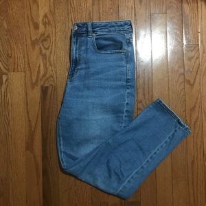size 6 American Eagle jeans